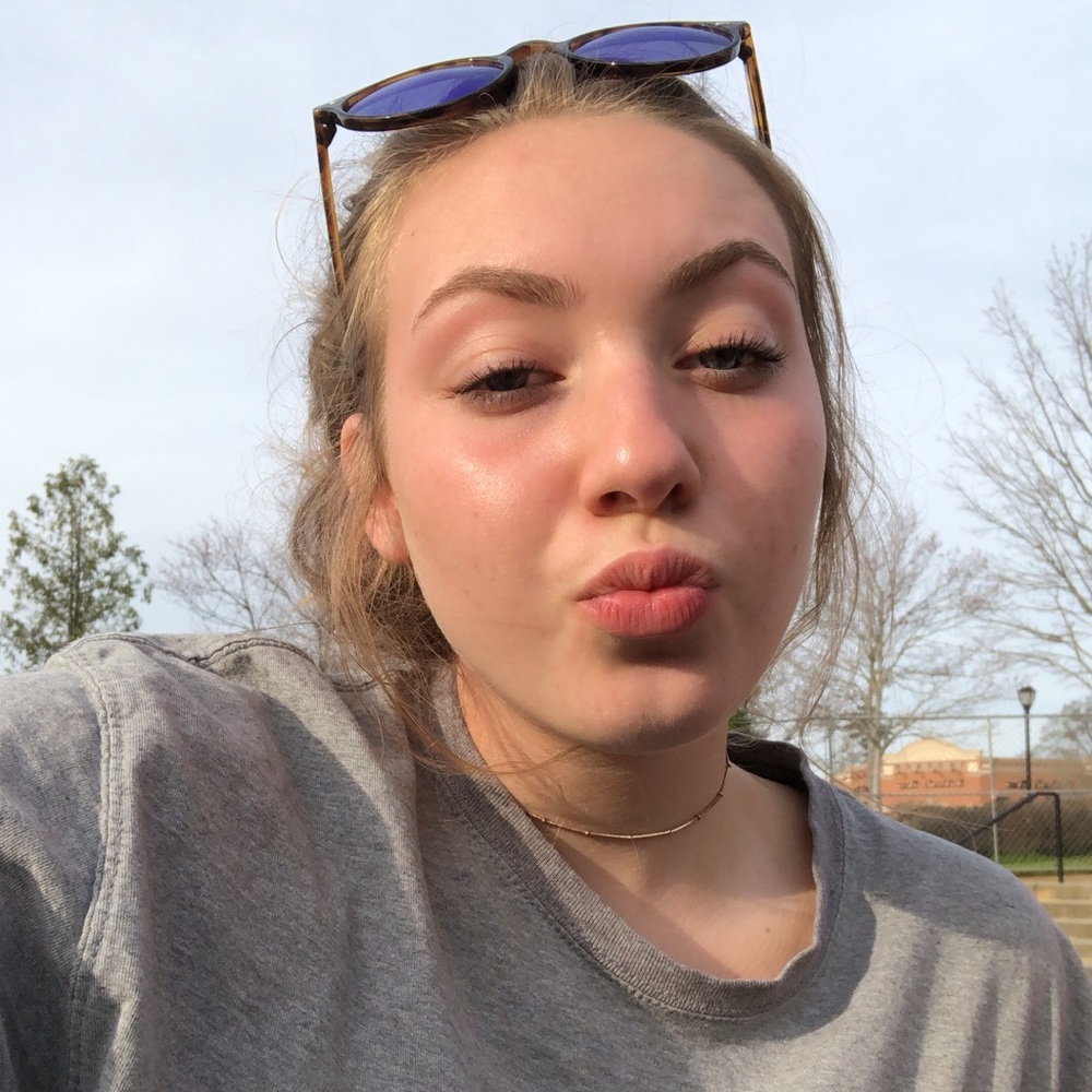 Meet your Posher, Nicole